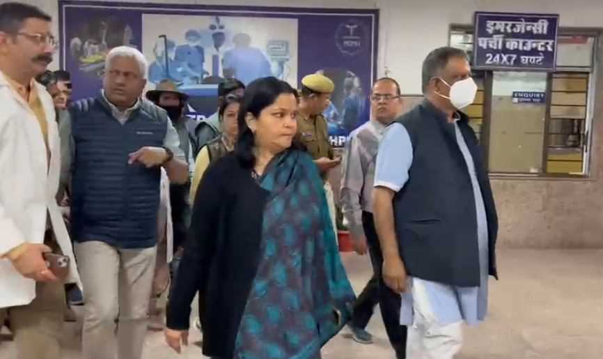 राजस्थान : चिकित्सा मंत्री गजेंद्र सिंह खींवसर ने जोधपुर में किया अस्पतालों का औचक निरीक्षण राजस्थान : चिकित्सा मंत्री गजेंद्र सिंह खींवसर ने जोधपुर में किया अस्पतालों का औचक निरीक्षण